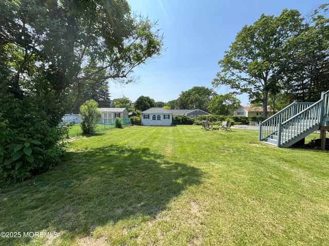 550 Deer Lane, Toms River, NJ 08753