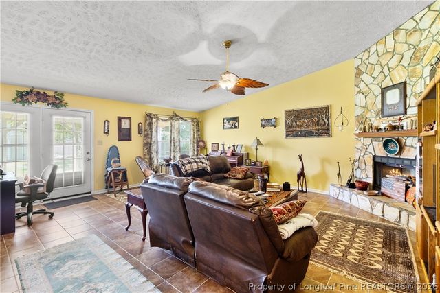 118 Pearce Place, Raeford, NC 28376