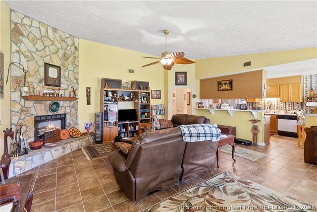 118 Pearce Place, Raeford, NC 28376