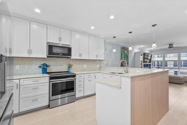 3851 N Ocean Boulevard Unit 204, Delray Beach, FL 33483