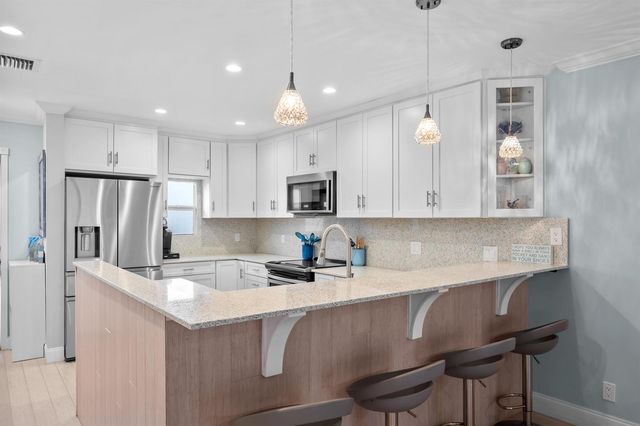 3851 N Ocean Boulevard Unit 204, Delray Beach, FL 33483