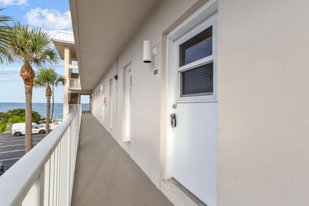 3851 N Ocean Boulevard Unit 204, Delray Beach, FL 33483