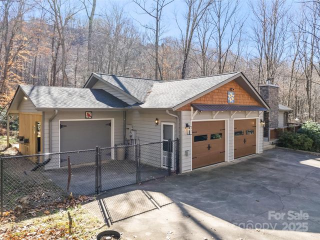 482 Wildcat Mountain Road, Waynesville, NC 28786