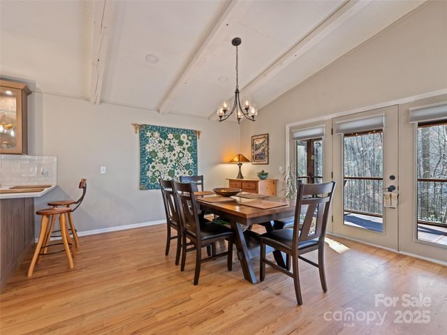 482 Wildcat Mountain Road, Waynesville, NC 28786