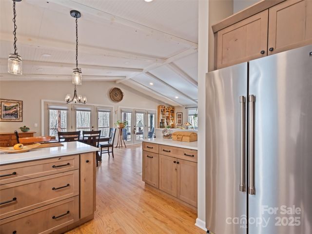 482 Wildcat Mountain Road, Waynesville, NC 28786