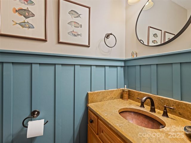 482 Wildcat Mountain Road, Waynesville, NC 28786