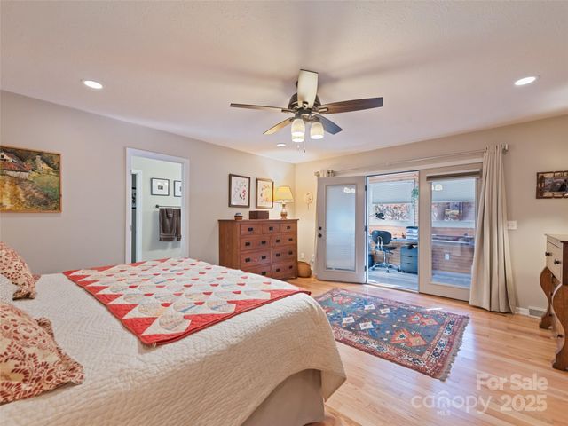 482 Wildcat Mountain Road, Waynesville, NC 28786