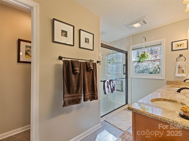 482 Wildcat Mountain Road, Waynesville, NC 28786