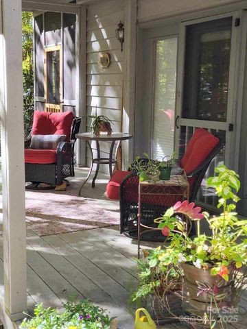 482 Wildcat Mountain Road, Waynesville, NC 28786