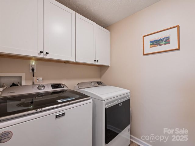 482 Wildcat Mountain Road, Waynesville, NC 28786