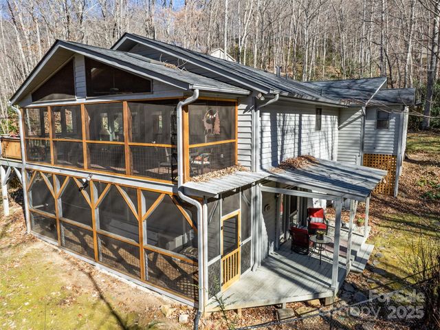 482 Wildcat Mountain Road, Waynesville, NC 28786