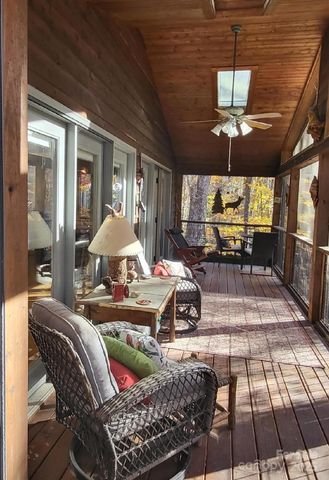 482 Wildcat Mountain Road, Waynesville, NC 28786