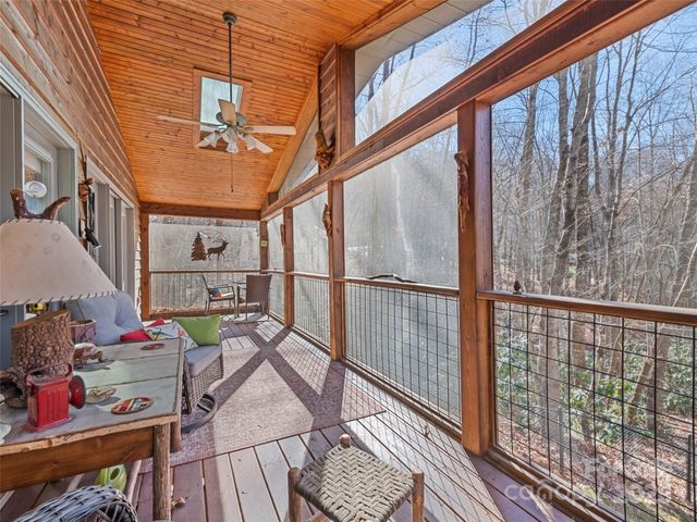 482 Wildcat Mountain Road, Waynesville, NC 28786