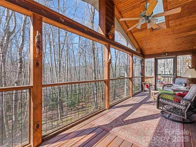 482 Wildcat Mountain Road, Waynesville, NC 28786