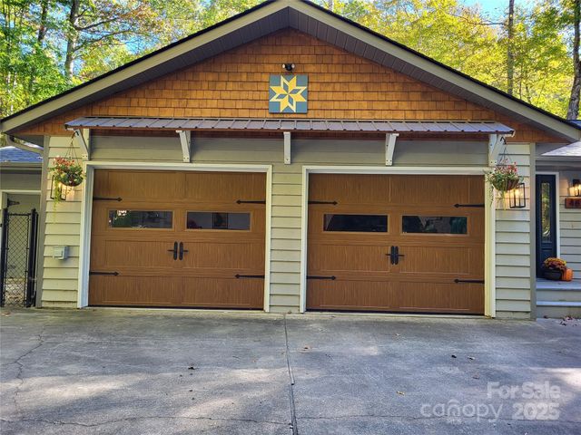 482 Wildcat Mountain Road, Waynesville, NC 28786