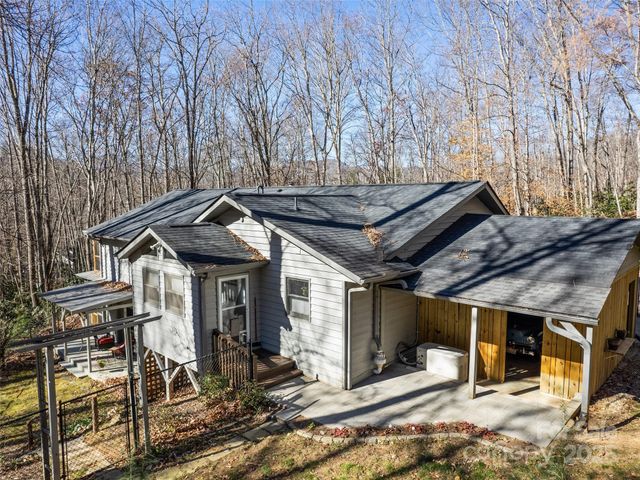 482 Wildcat Mountain Road, Waynesville, NC 28786