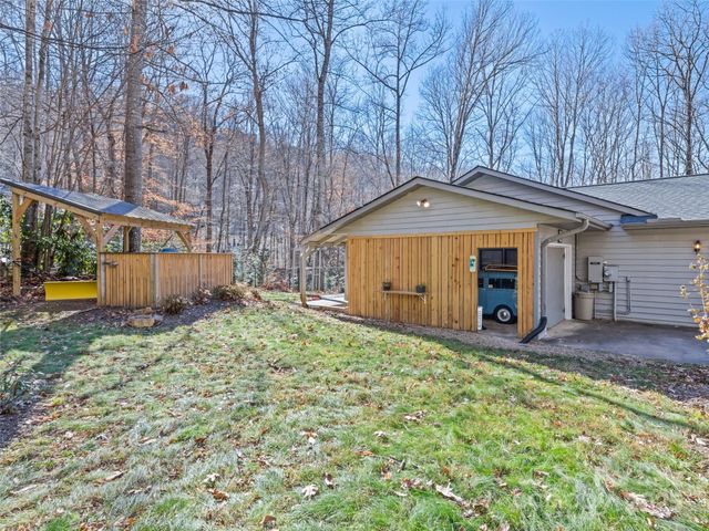 482 Wildcat Mountain Road, Waynesville, NC 28786