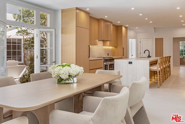 702 N Beverly Drive, Beverly Hills, CA 90210