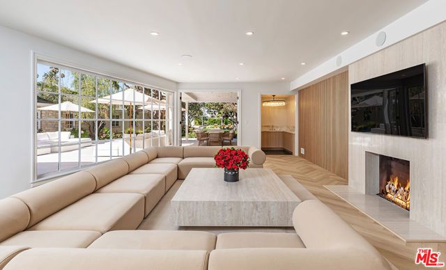 702 N Beverly Drive, Beverly Hills, CA 90210