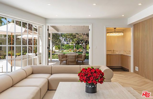 702 N Beverly Drive, Beverly Hills, CA 90210