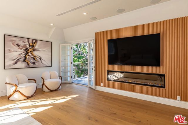 702 N Beverly Drive, Beverly Hills, CA 90210