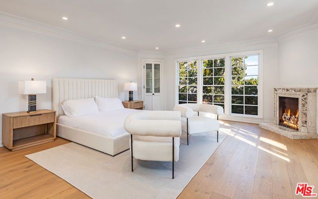 702 N Beverly Drive, Beverly Hills, CA 90210