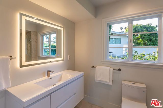 702 N Beverly Drive, Beverly Hills, CA 90210