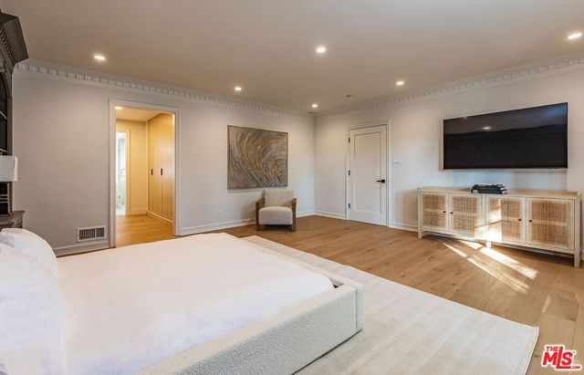 702 N Beverly Drive, Beverly Hills, CA 90210