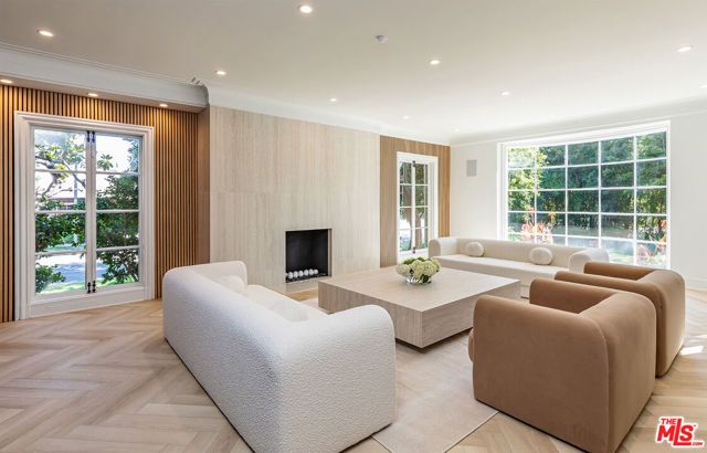 702 N Beverly Drive, Beverly Hills, CA 90210