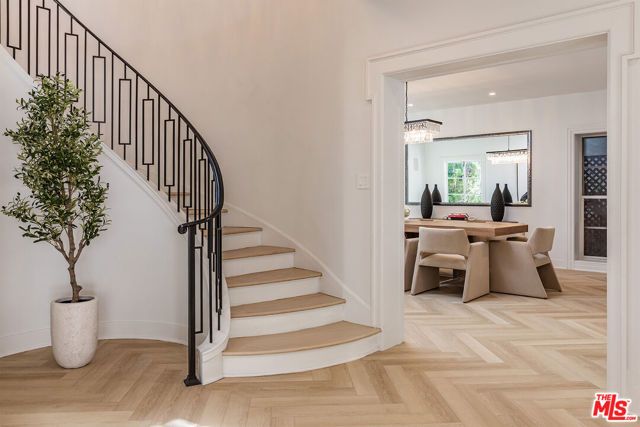 702 N Beverly Drive, Beverly Hills, CA 90210