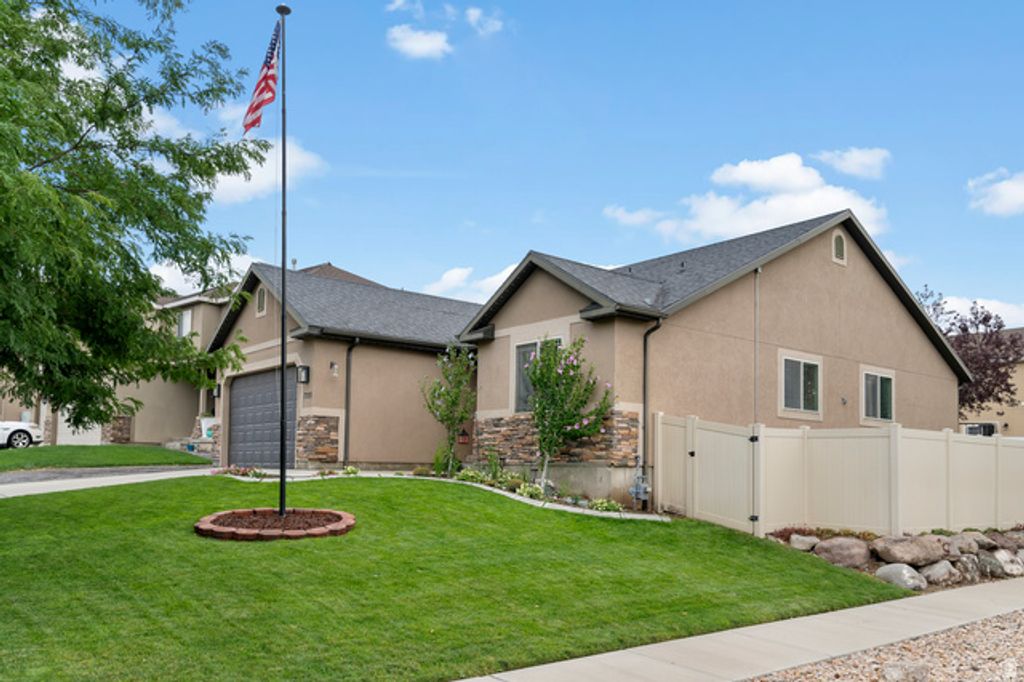 7555 N PINECONE RD, Eagle Mountain, UT 84005 — photo 2