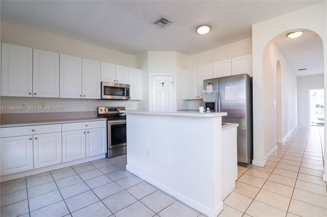 5663 NW 112th Pl 5663, Doral, FL 33178