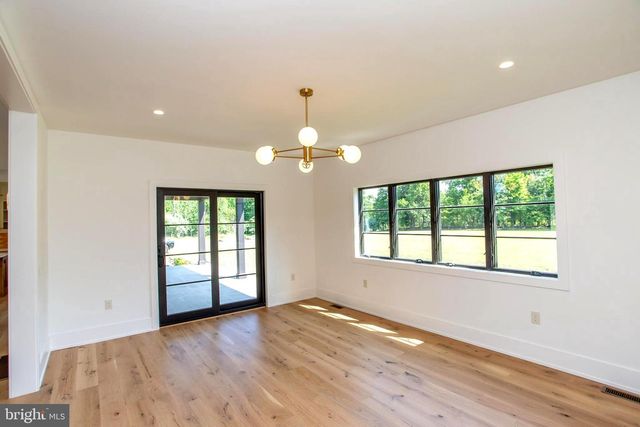 5823 RODGERS RD, Pipersville, PA 18947