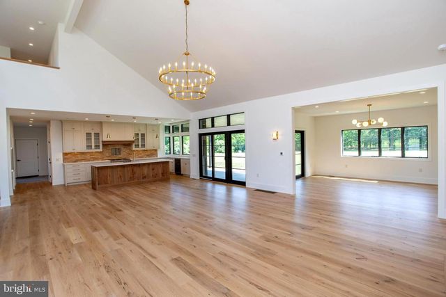 5823 RODGERS RD, Pipersville, PA 18947