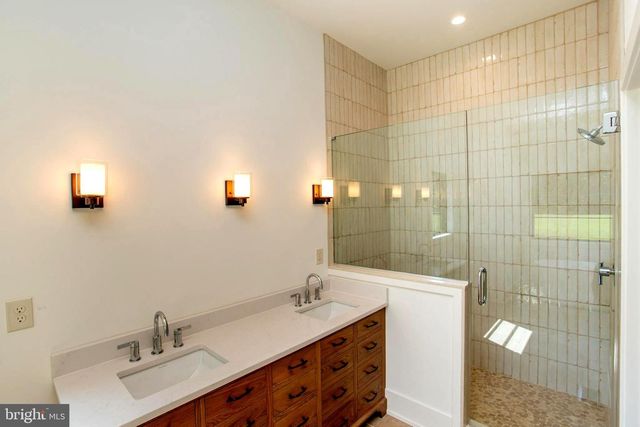 5823 RODGERS RD, Pipersville, PA 18947