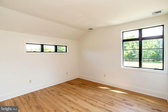 5823 RODGERS RD, Pipersville, PA 18947