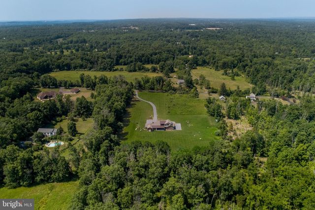 5823 RODGERS RD, Pipersville, PA 18947