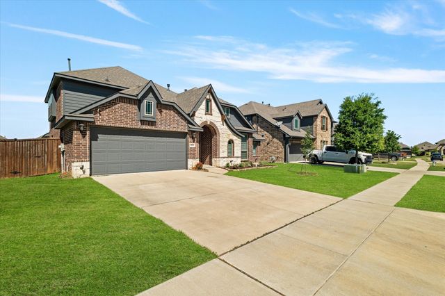 1036 English Oak Drive, Burleson, TX 76028