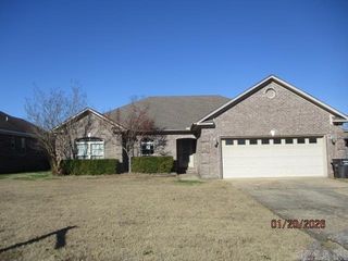 1917 Reveille Cir, Jacksonville, AR 72076
