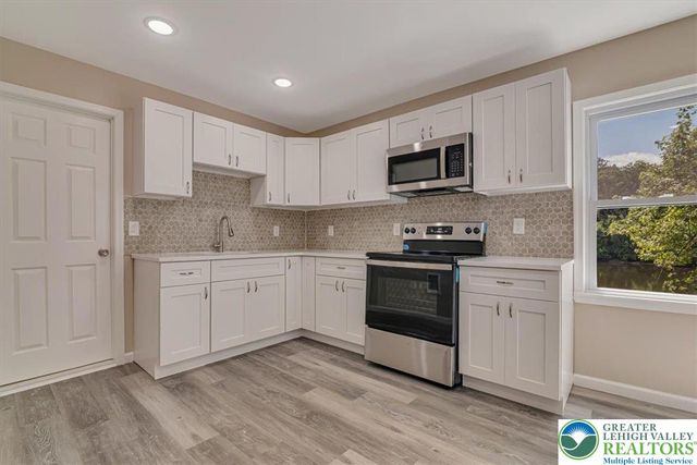 4709 South Delaware Drive, Lower Mt Bethel Twp, PA 18040