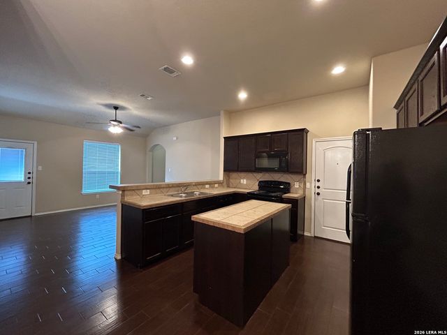 296 ROSALIE DR, New Braunfels, TX 78130