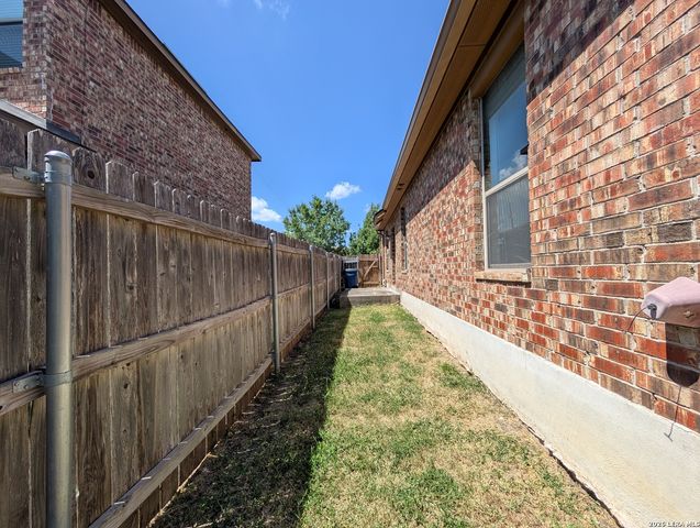 296 ROSALIE DR, New Braunfels, TX 78130