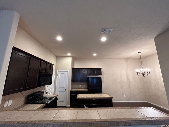 296 ROSALIE DR, New Braunfels, TX 78130