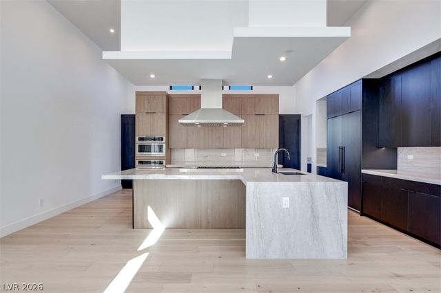 45 Bellissima Lago Court, Henderson, NV 89011