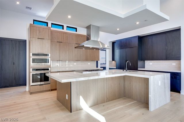 45 Bellissima Lago Court, Henderson, NV 89011