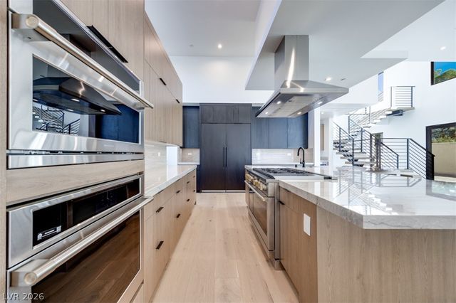 45 Bellissima Lago Court, Henderson, NV 89011