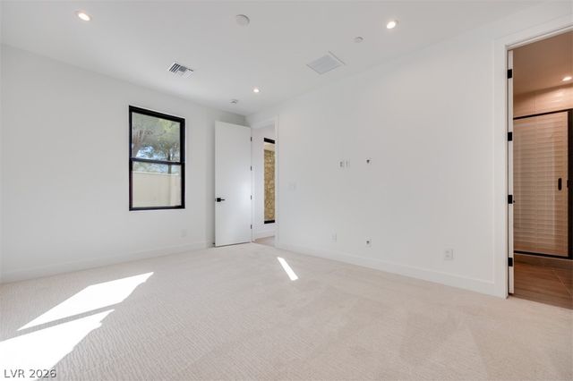 45 Bellissima Lago Court, Henderson, NV 89011