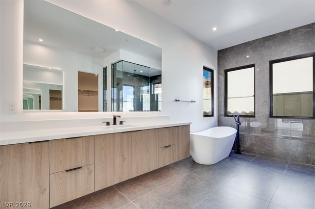 45 Bellissima Lago Court, Henderson, NV 89011