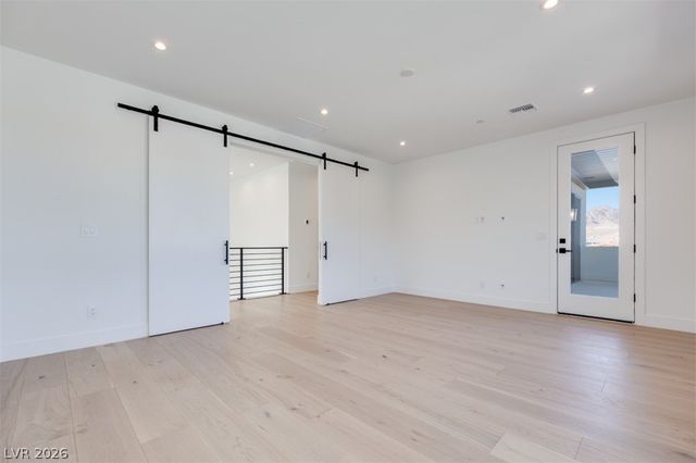 45 Bellissima Lago Court, Henderson, NV 89011