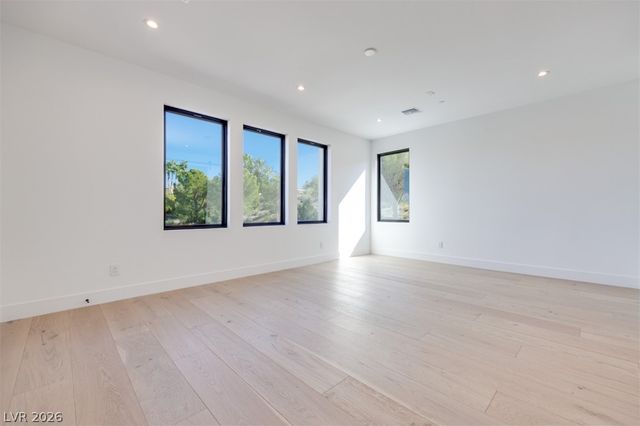 45 Bellissima Lago Court, Henderson, NV 89011